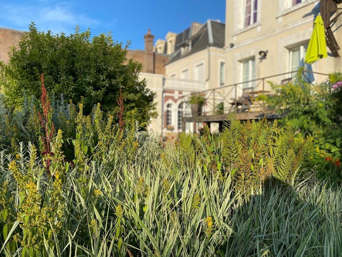 Au Jardin Des Deux Ponts Acomodação com café da manhã Abbeville Exterior foto