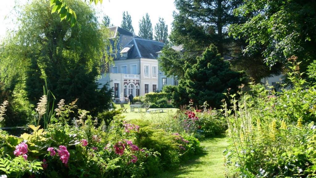 Au Jardin Des Deux Ponts Acomodação com café da manhã Abbeville Exterior foto